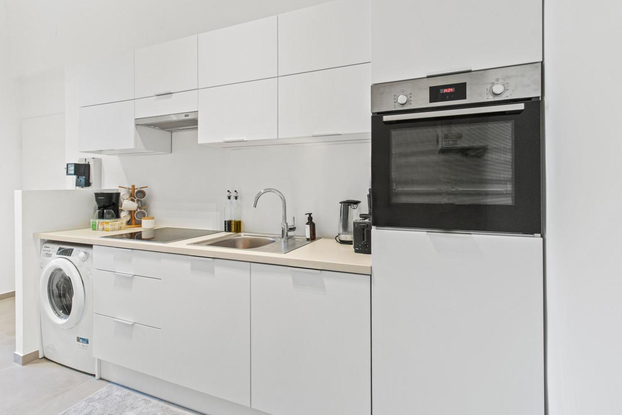 Balcony Apartment, 4 Min To U3 Zipperer Strasse Wenen Buitenkant foto